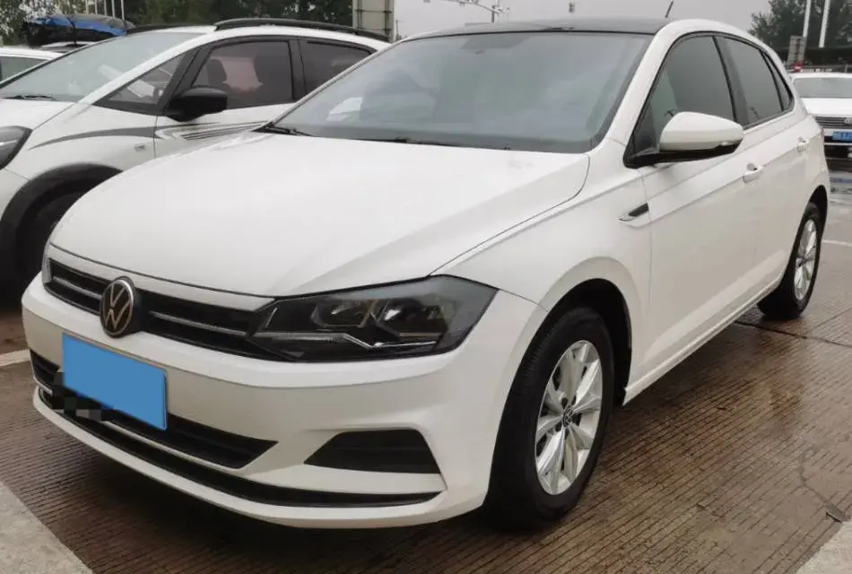 2021 VOLKSWAGEN POLO view 1