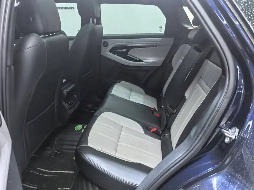 2021 LAND ROVER thumbnail 3