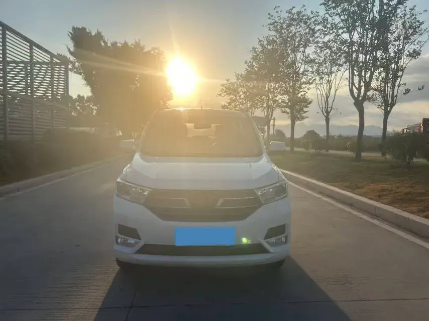 2019 WULING HONGGUANG thumbnail 2