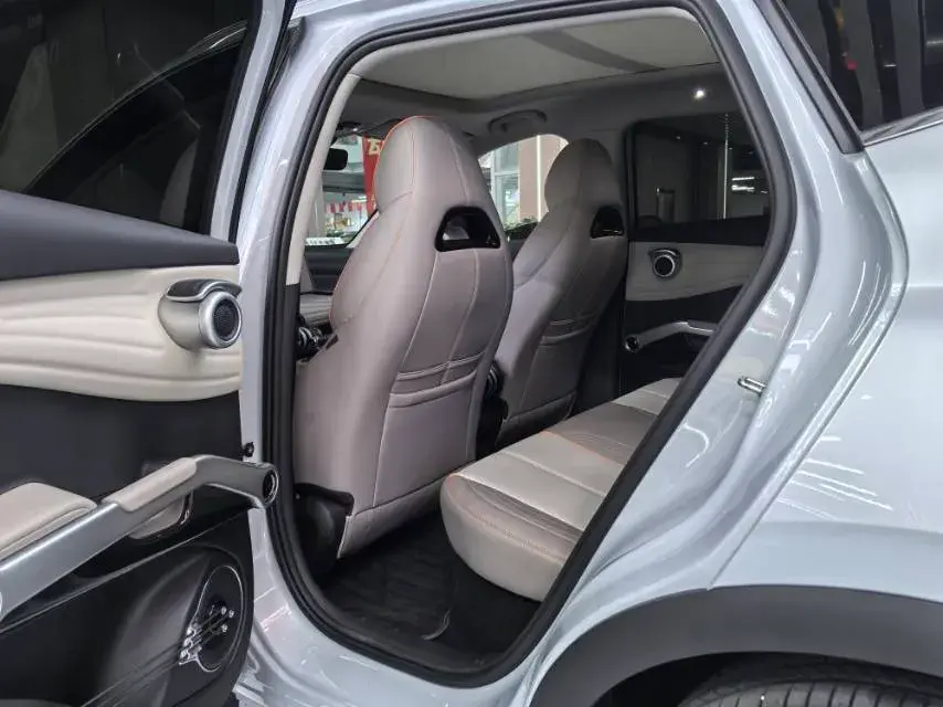 2023 BYD YUAN thumbnail 4