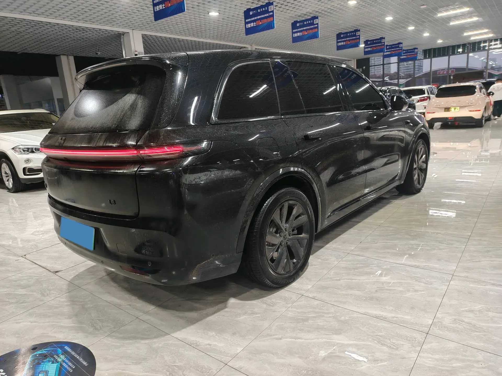 2023 LI L8 thumbnail 4