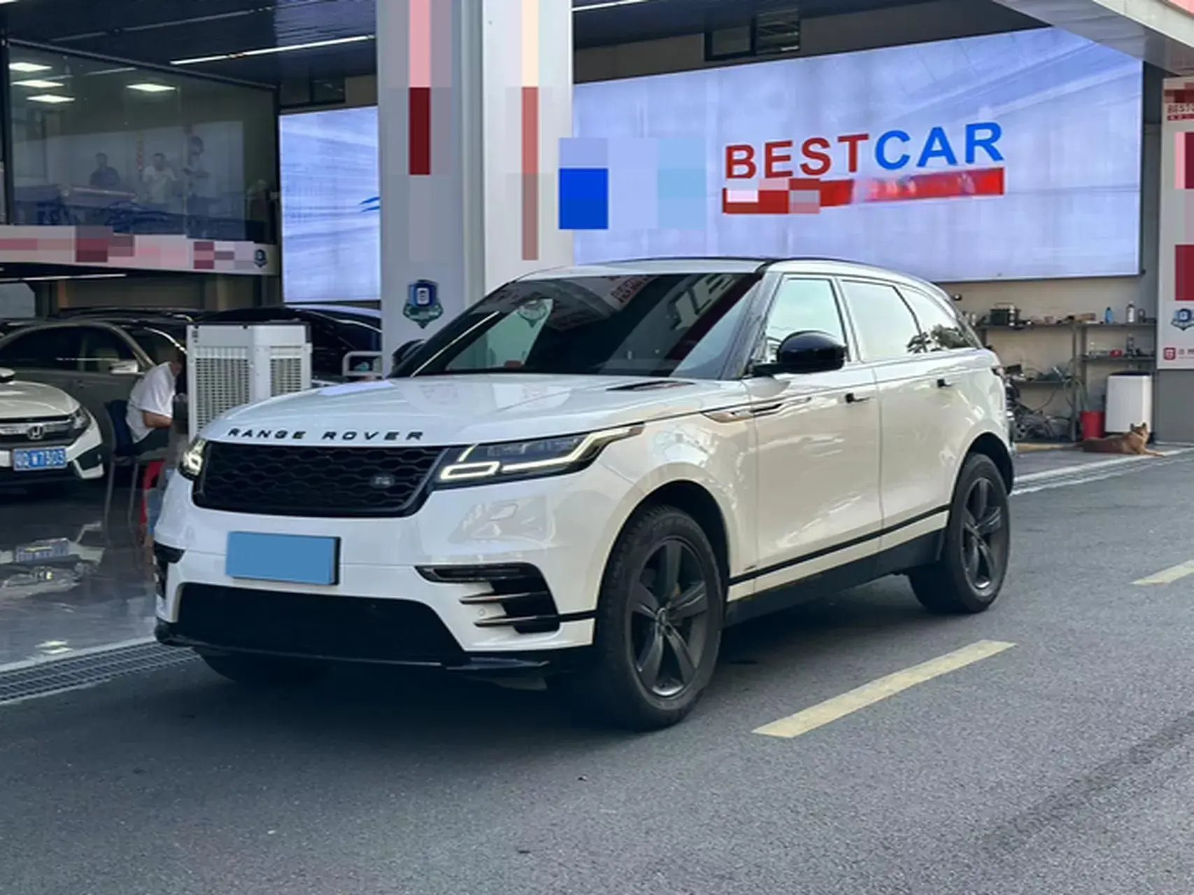 2019 LAND ROVER view 1