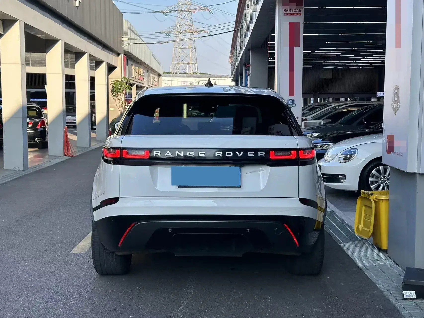 2019 LAND ROVER thumbnail 3