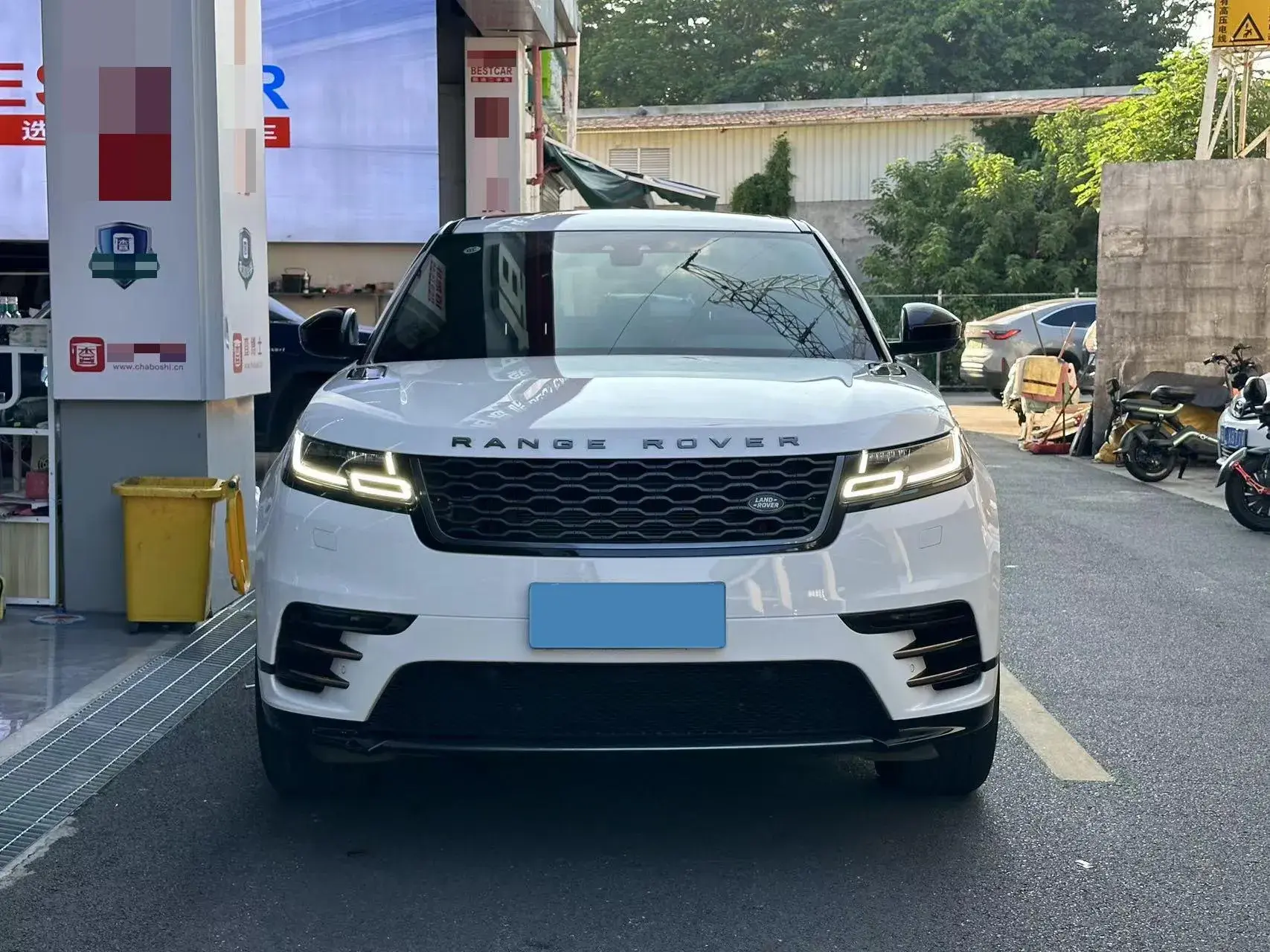 2019 LAND ROVER thumbnail 2