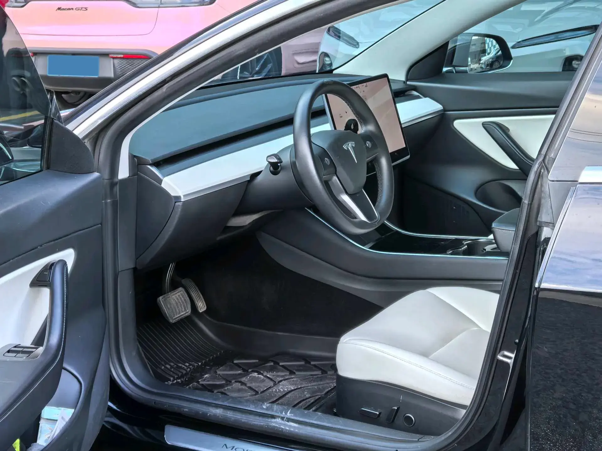 2020 TESLA MODEL thumbnail 3