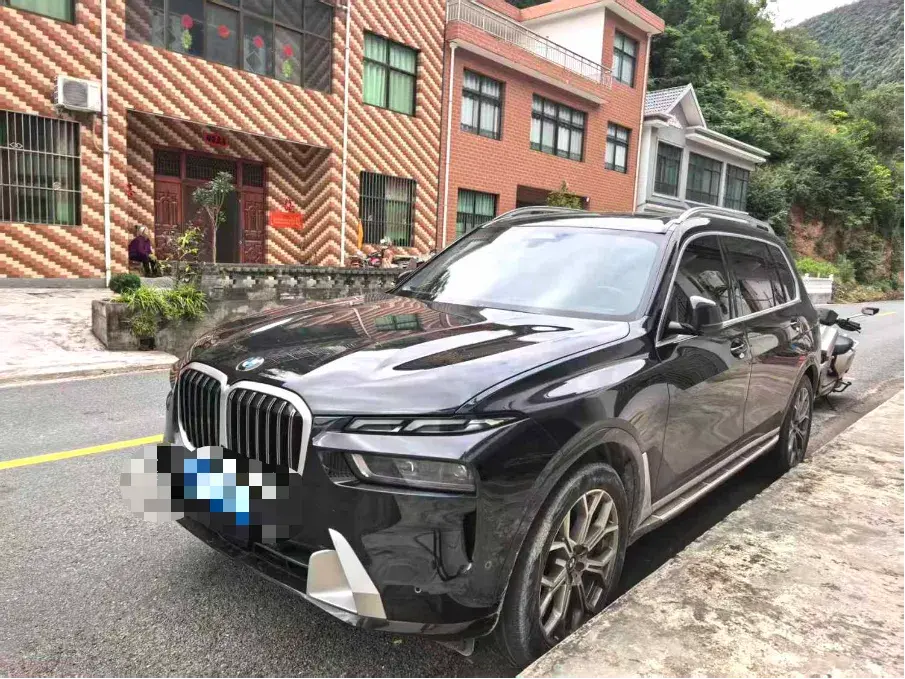 2023 BMW X7 3.0T 381HP L6 8AT
