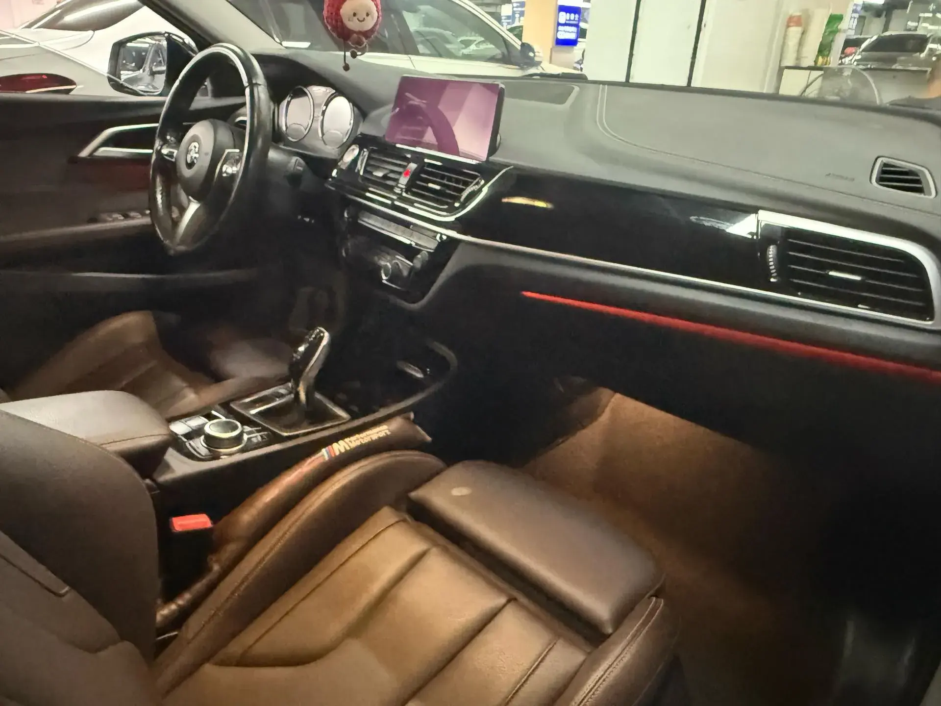 2021 BMW 1 thumbnail 3