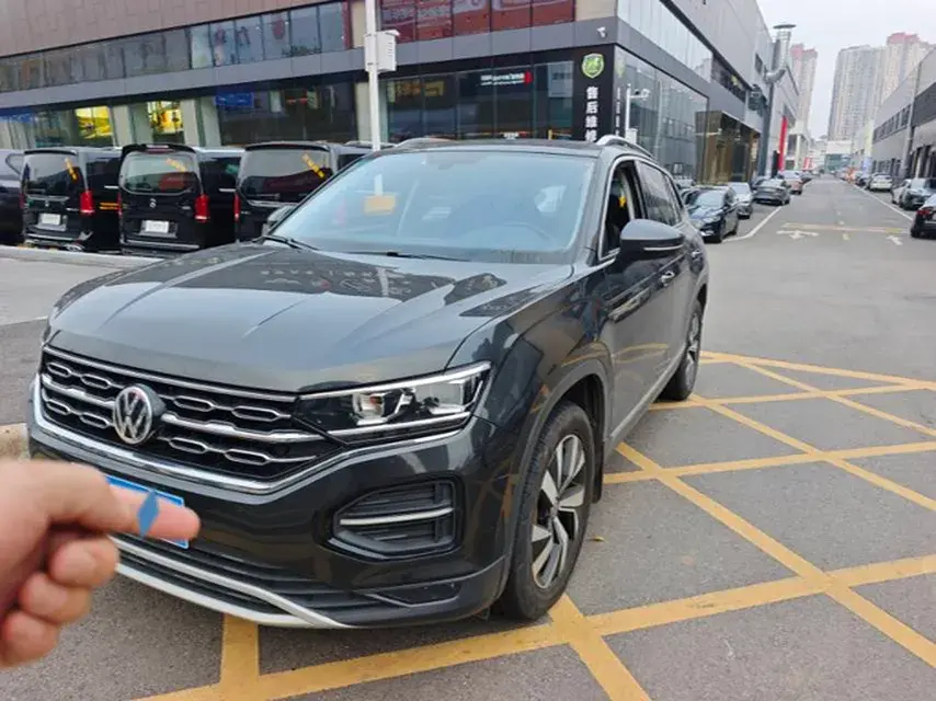 2019 VOLKSWAGEN TAYRON view 1