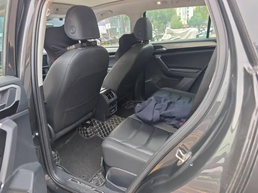 2019 VOLKSWAGEN TAYRON thumbnail 4