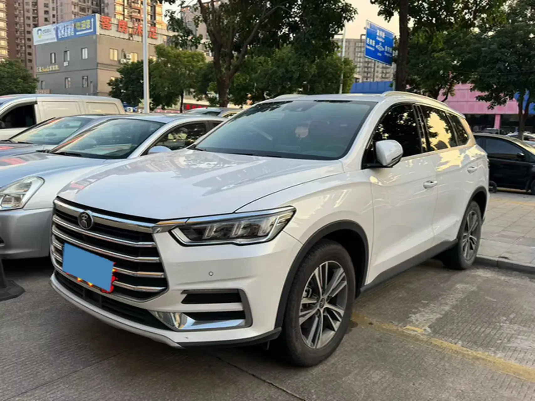 2019 BYD SONG view 1