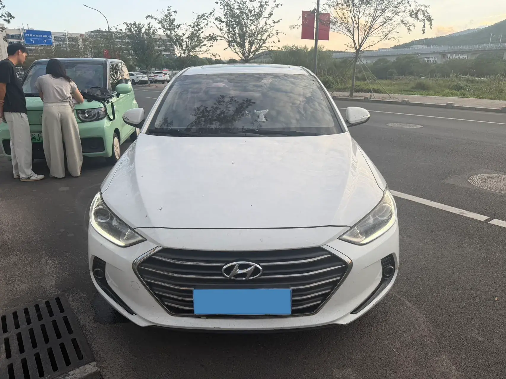 2018 HYUNDAI ELANTRA thumbnail 2