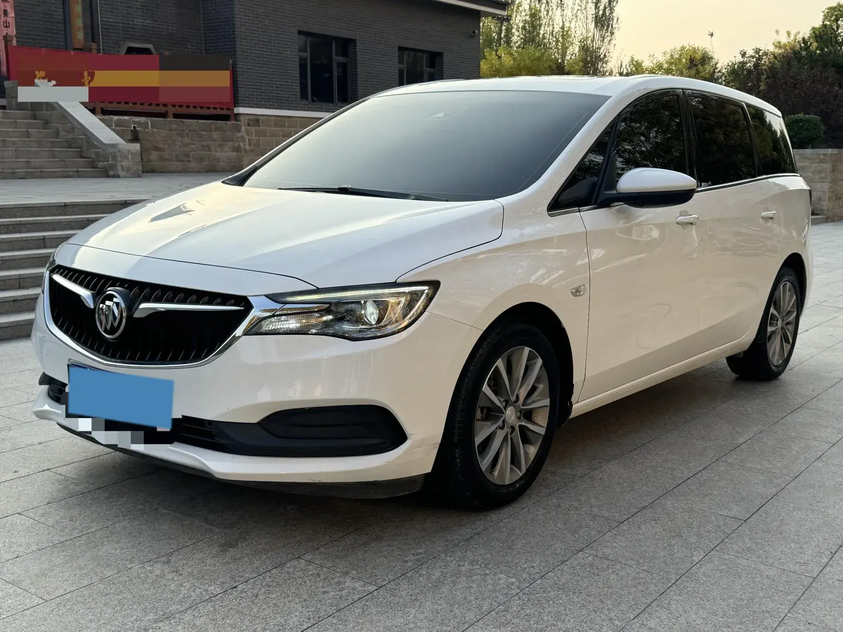 2019 BUICK GL6 view 1