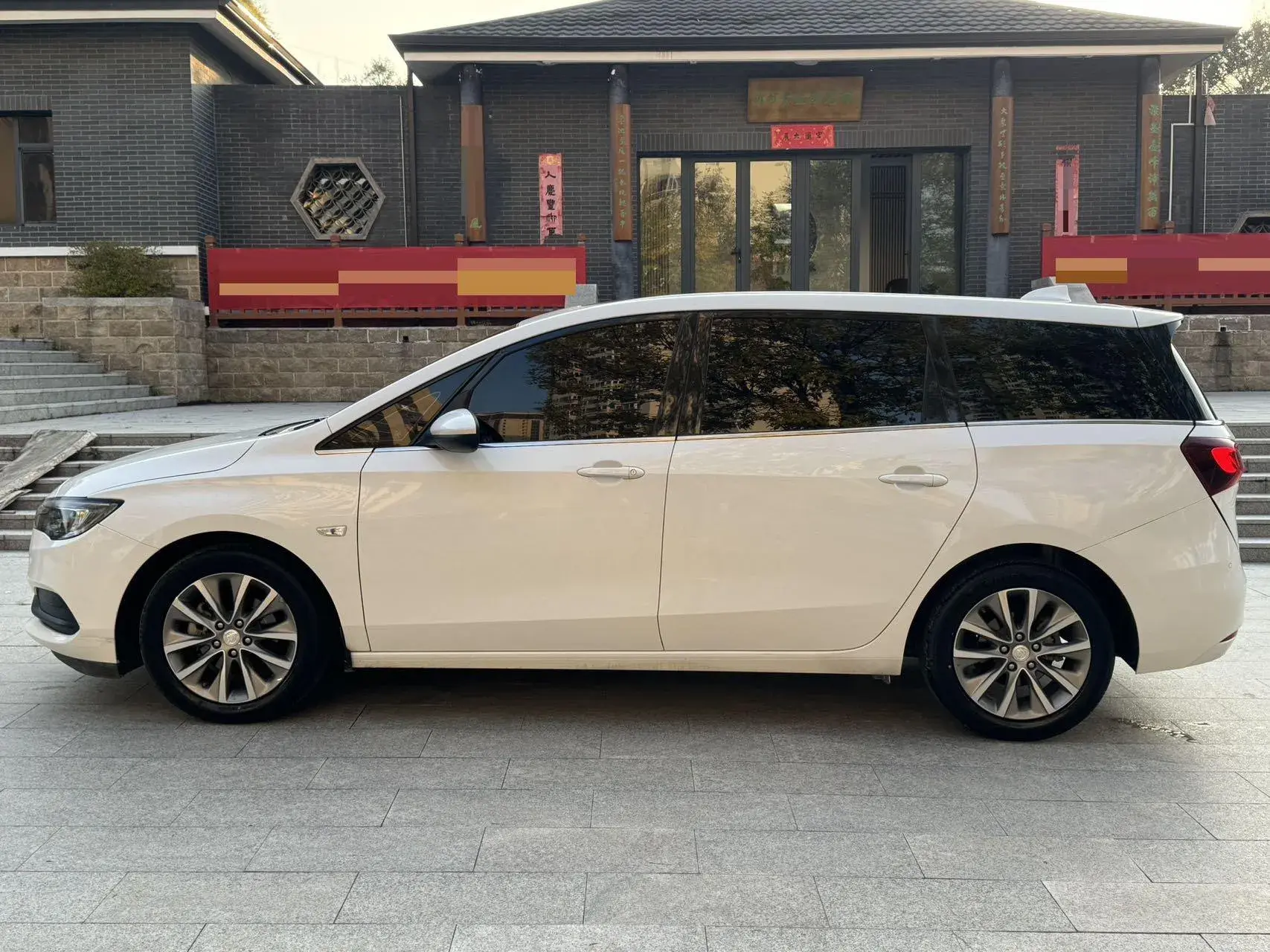 2019 BUICK GL6 thumbnail 3