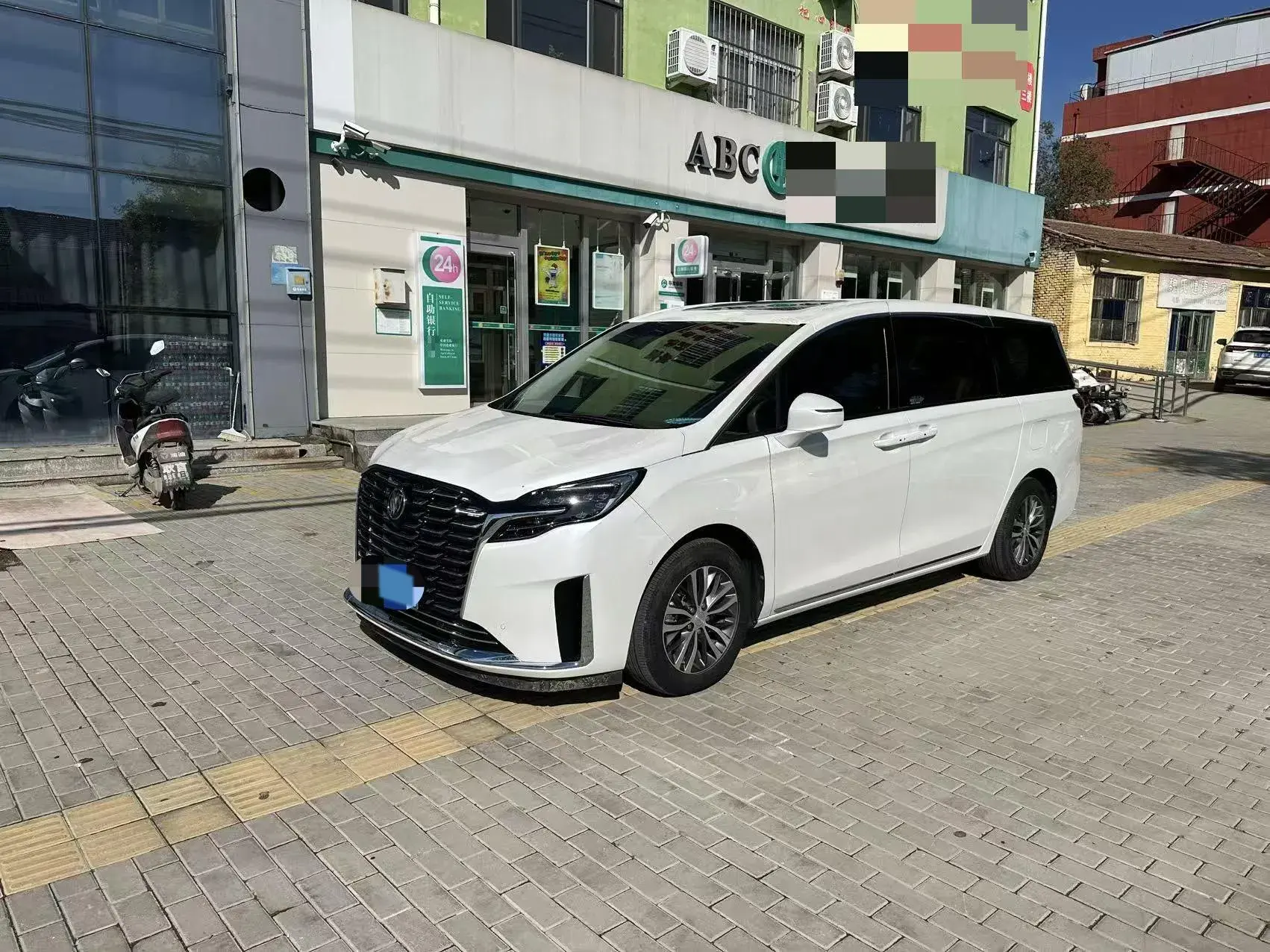 2022 BUICK GL8 view 1