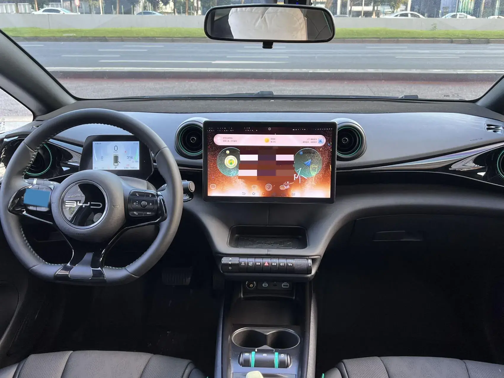 2024 BYD DOLPHIN thumbnail 4