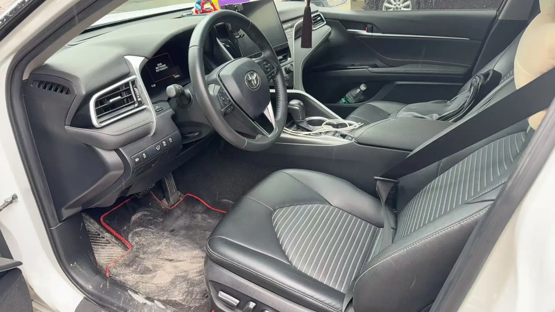 2023 TOYOTA CAMRY thumbnail 3