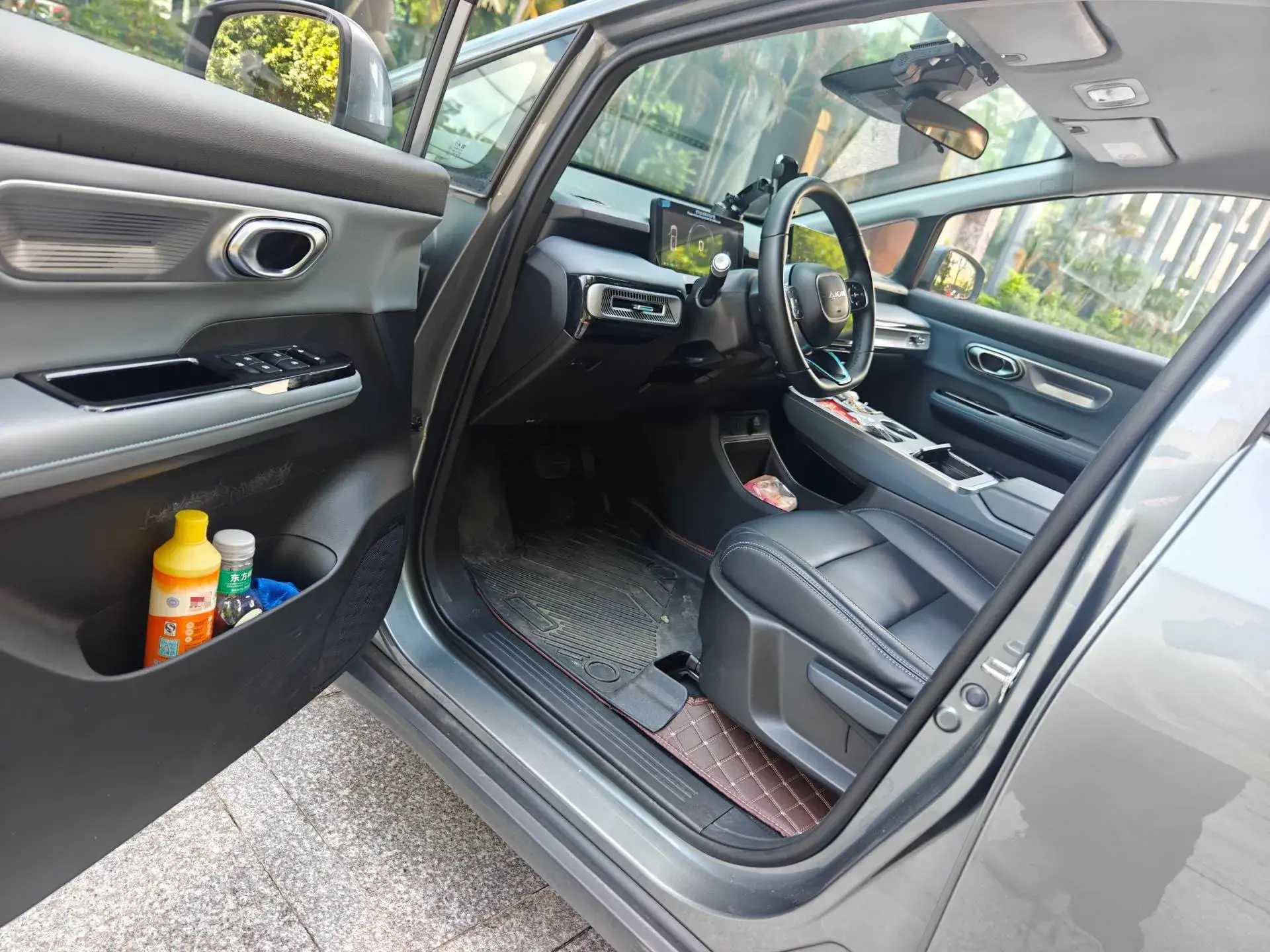 2023 AION Y thumbnail 2