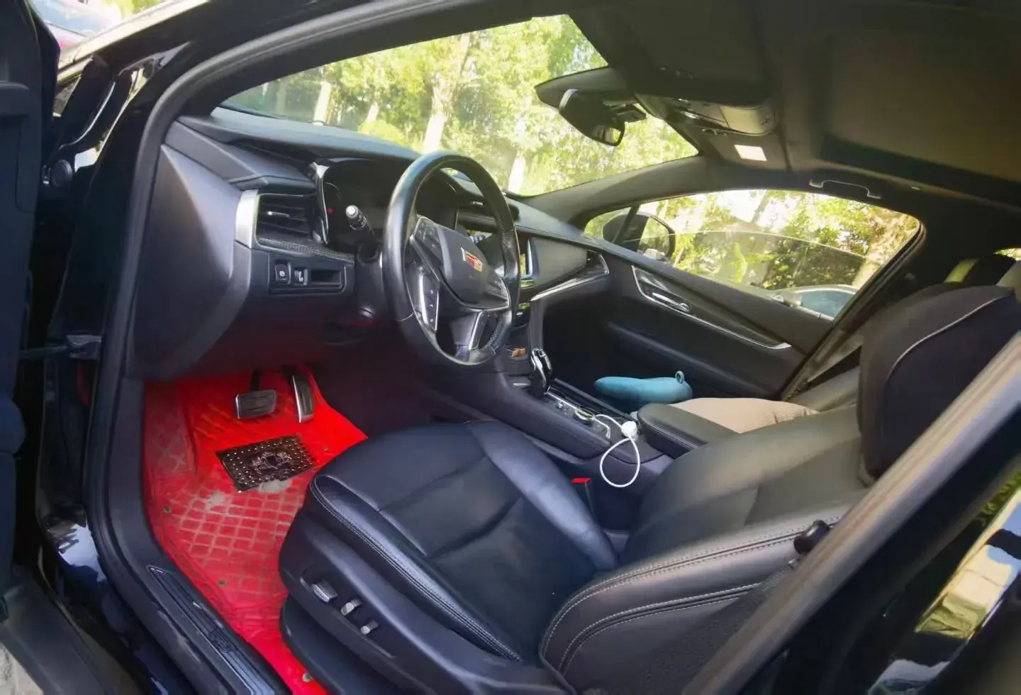 2022 CADILLAC XT5 thumbnail 4