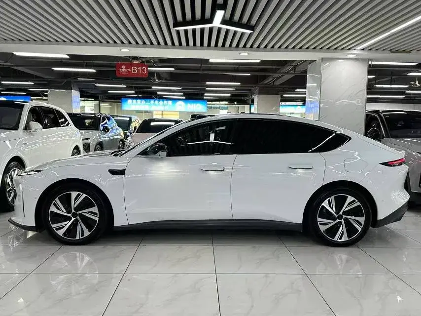 2024 NIO ET5 thumbnail 2