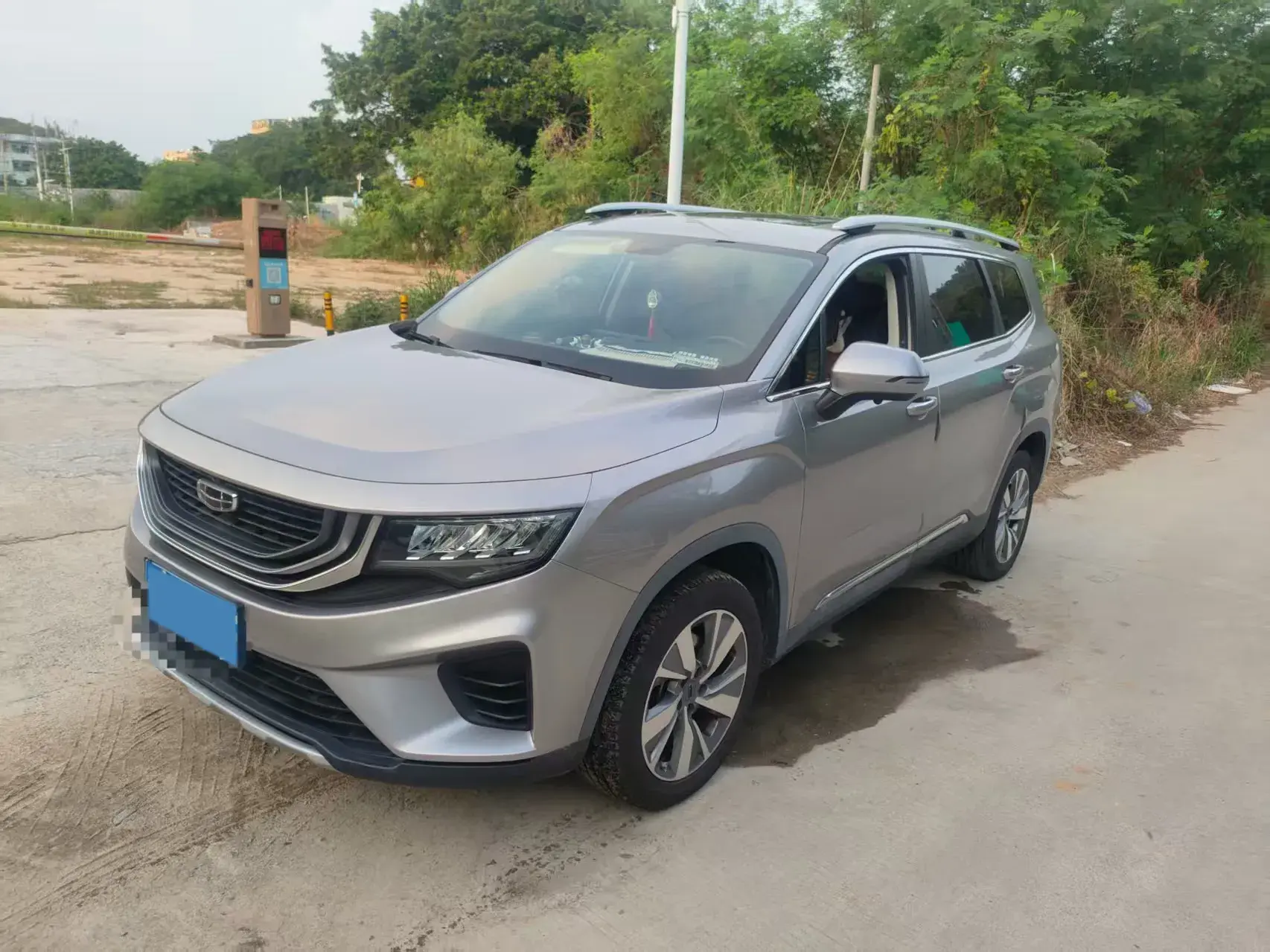 2020 GEELY OKAVANGO view 1