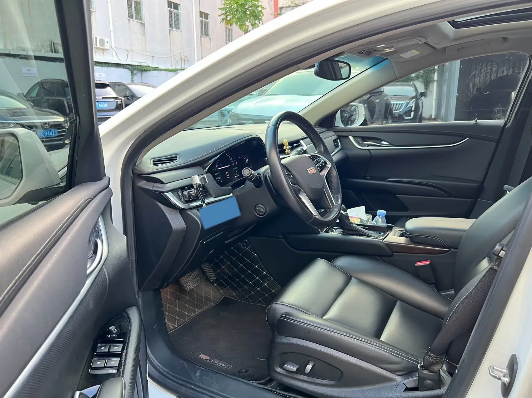 2018 CADILLAC XTS thumbnail 4