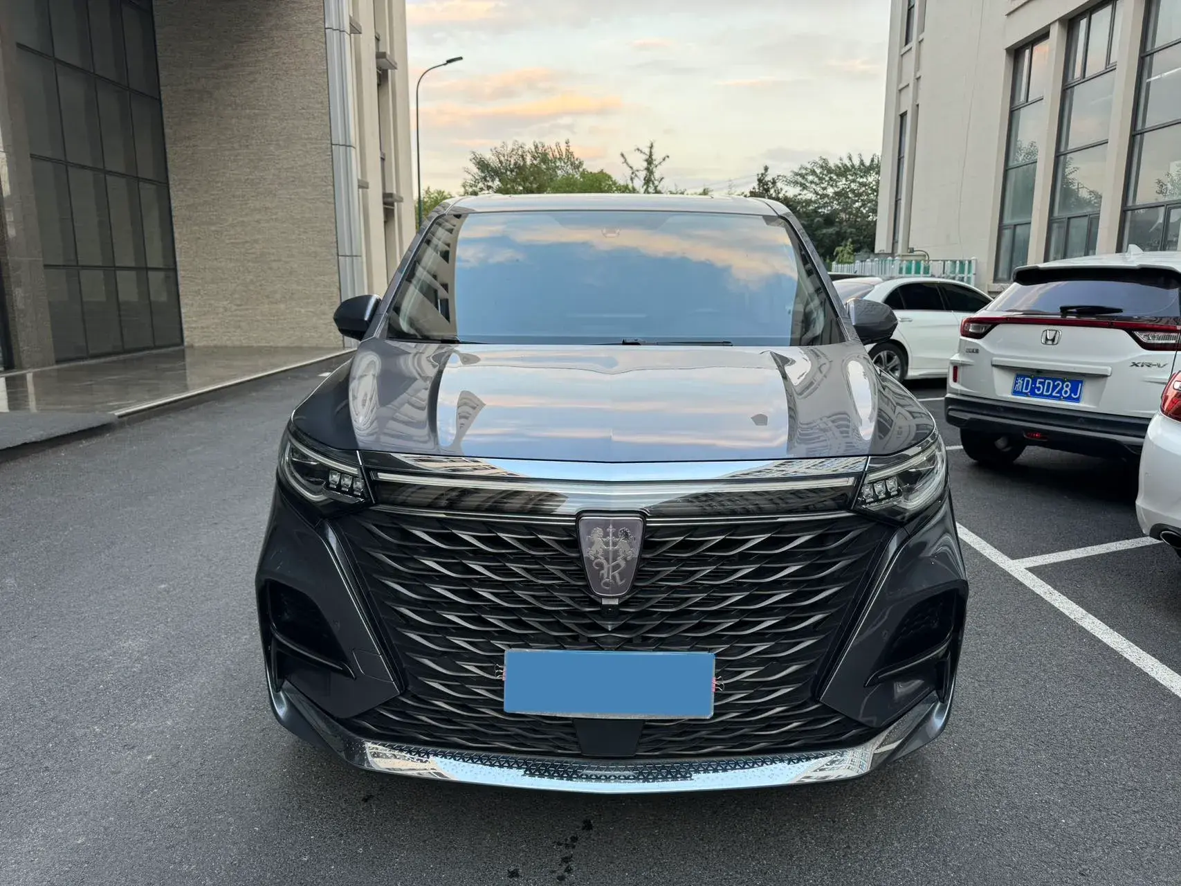 2022 ROEWE IMAX8 thumbnail 4