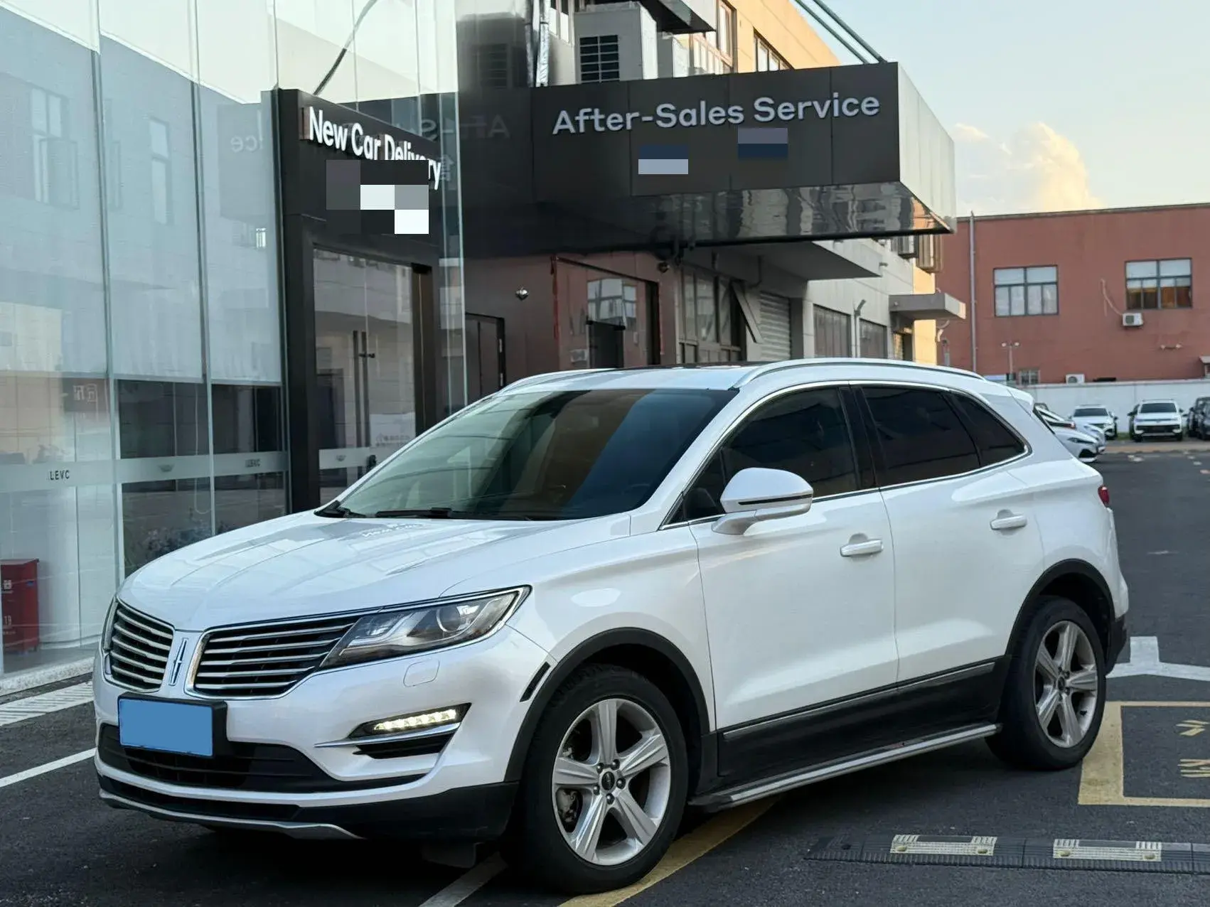 2017 LINCOLN MKC view 1