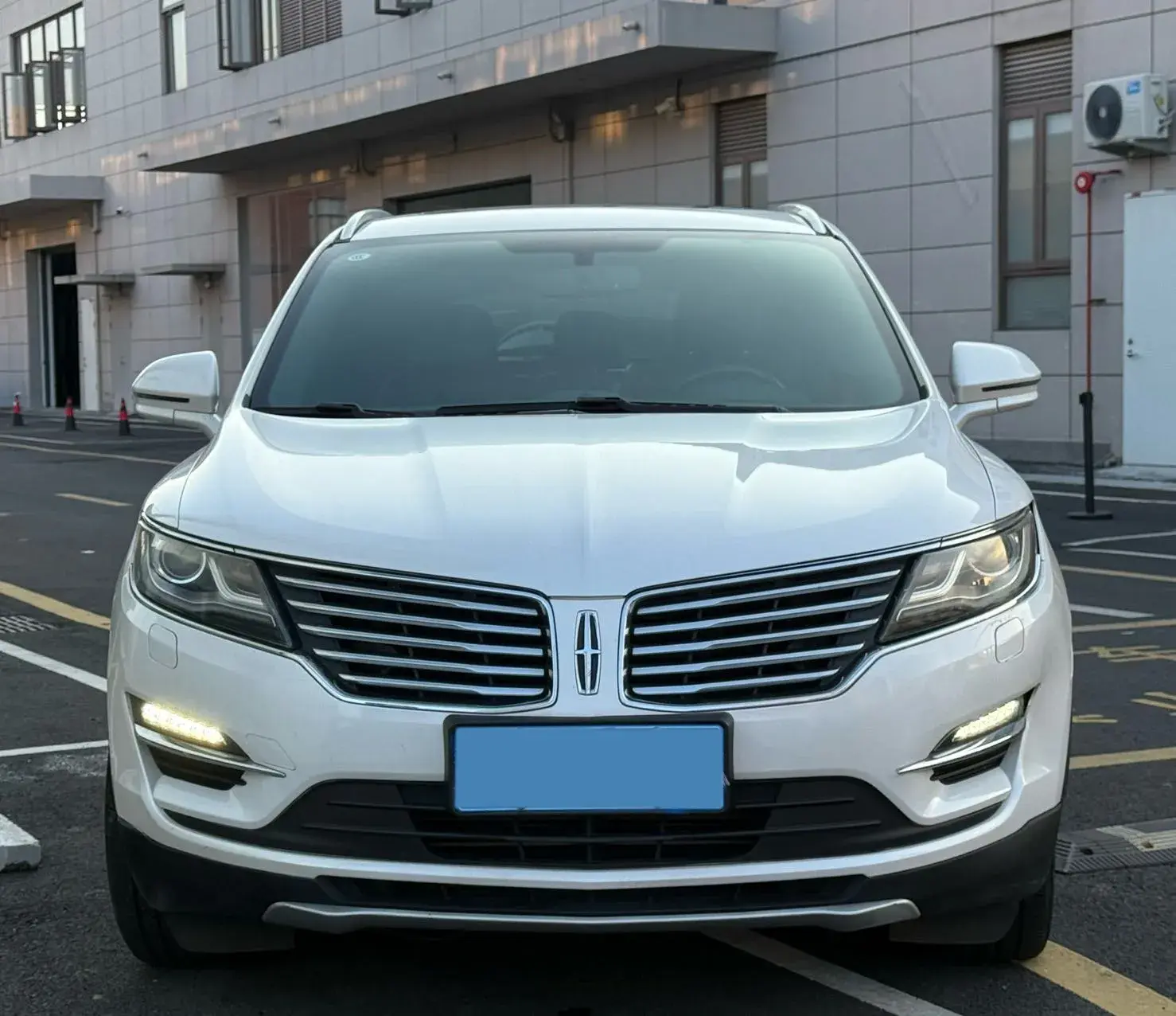 2017 LINCOLN MKC thumbnail 3
