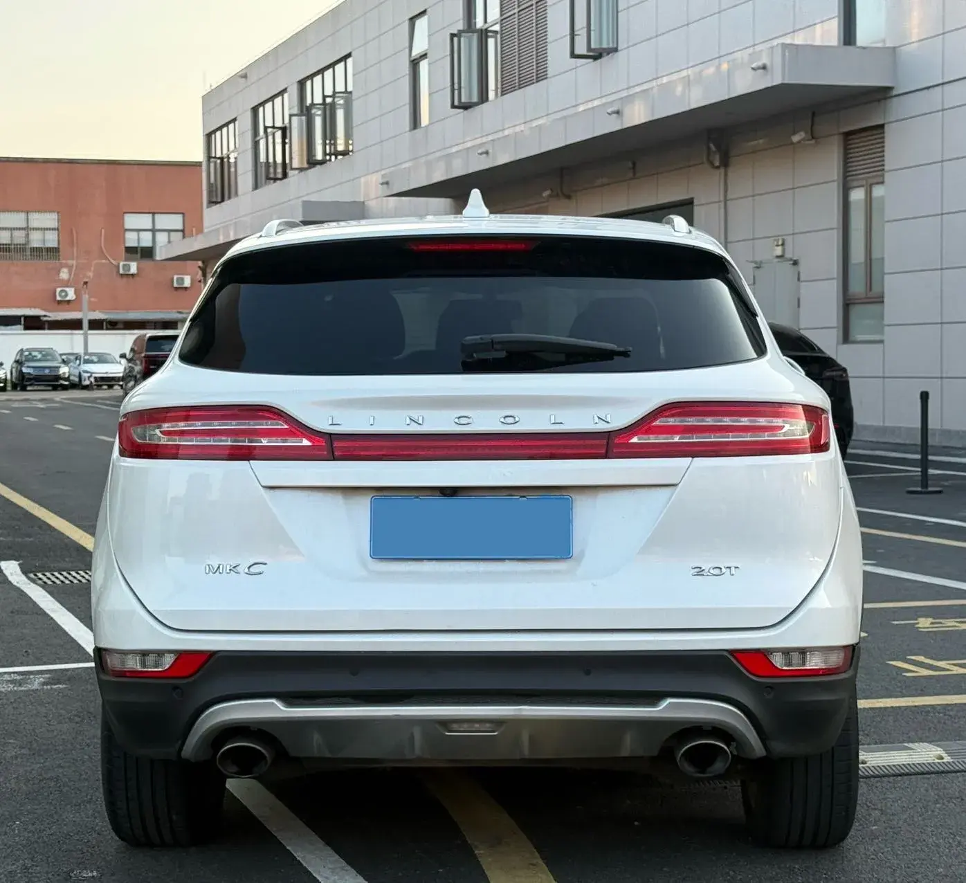 2017 LINCOLN MKC thumbnail 4