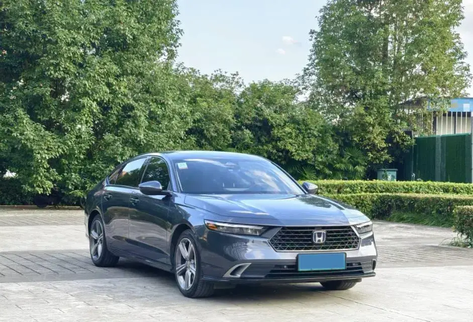 2023 HONDA ACCORD thumbnail 3