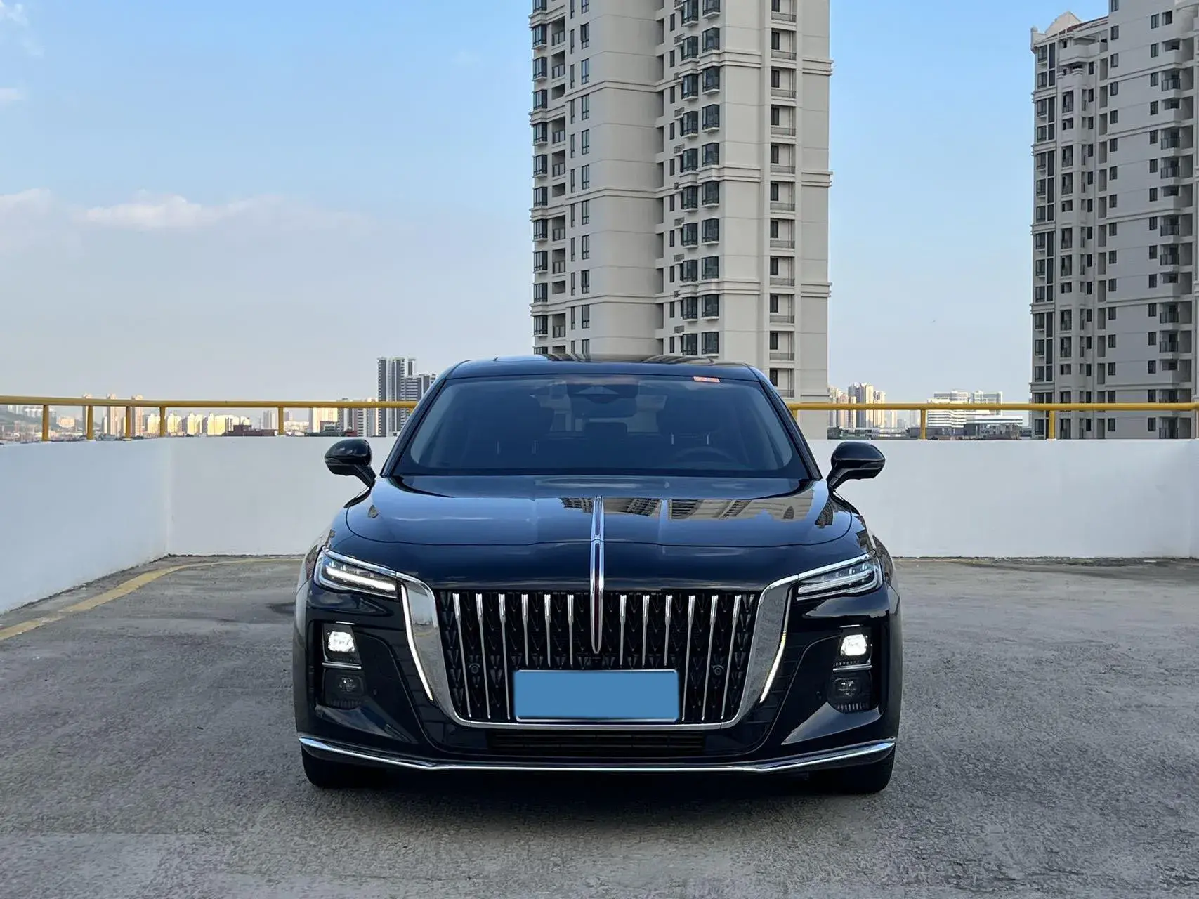 2023 HONGQI H5 thumbnail 2