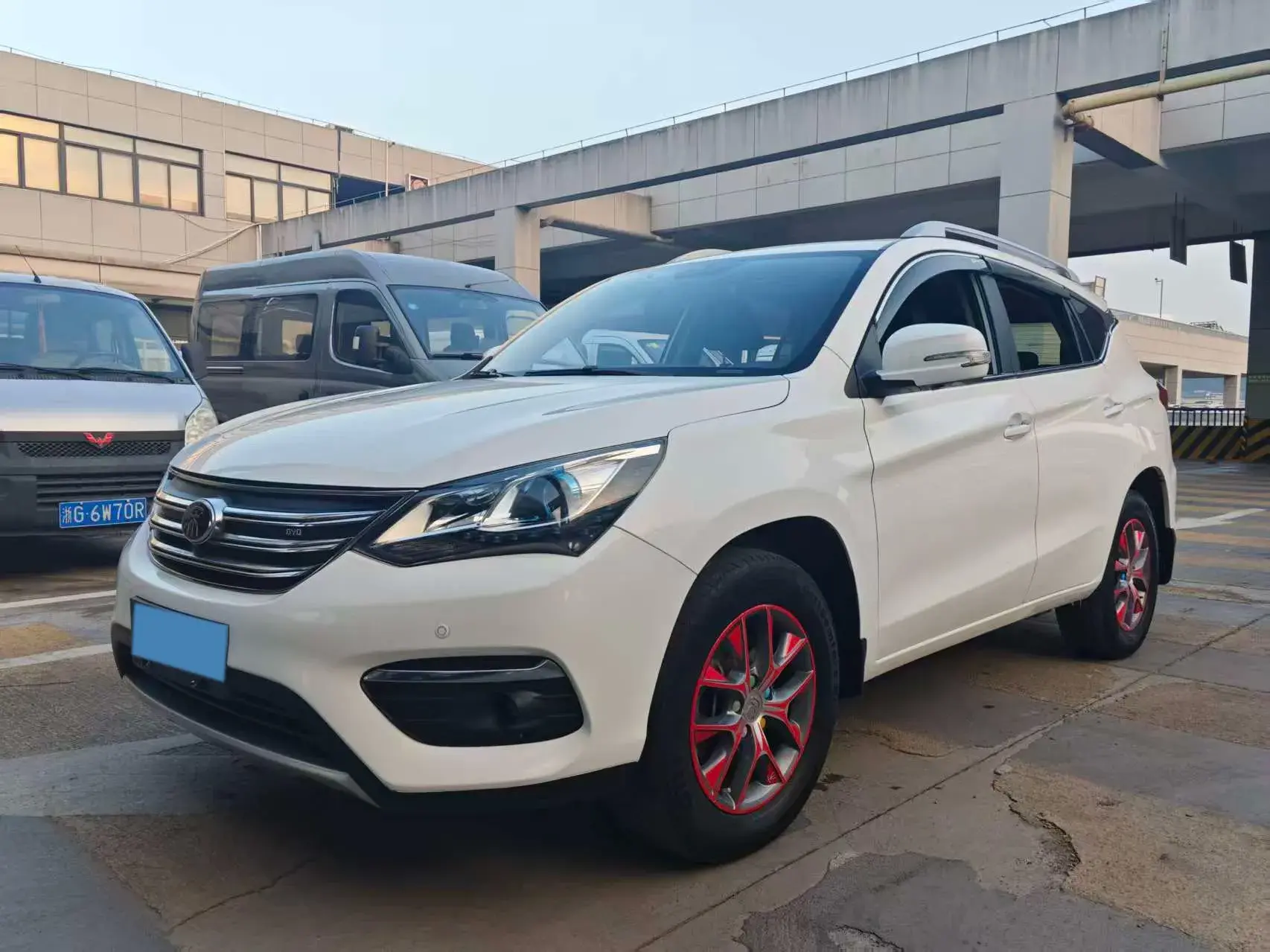 2017 BYD SONG view 1