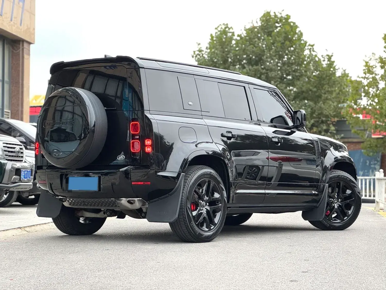 2024 LAND ROVER thumbnail 3