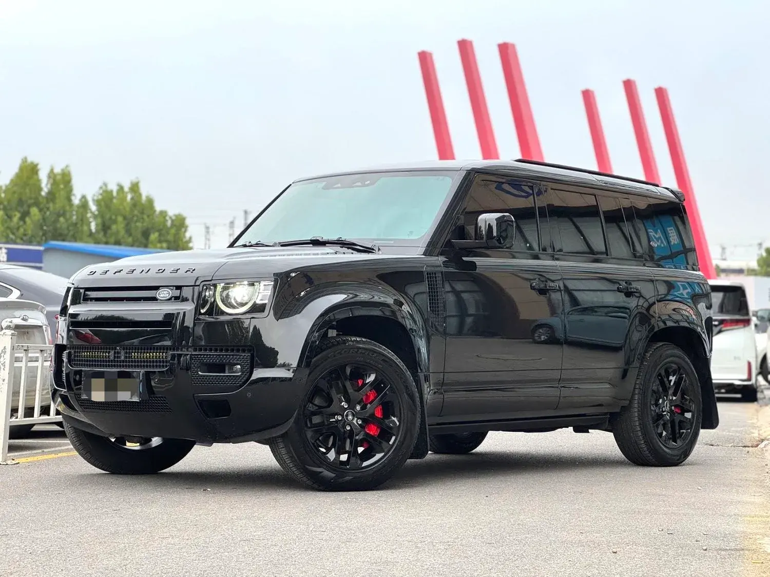 2024 LAND ROVER view 1