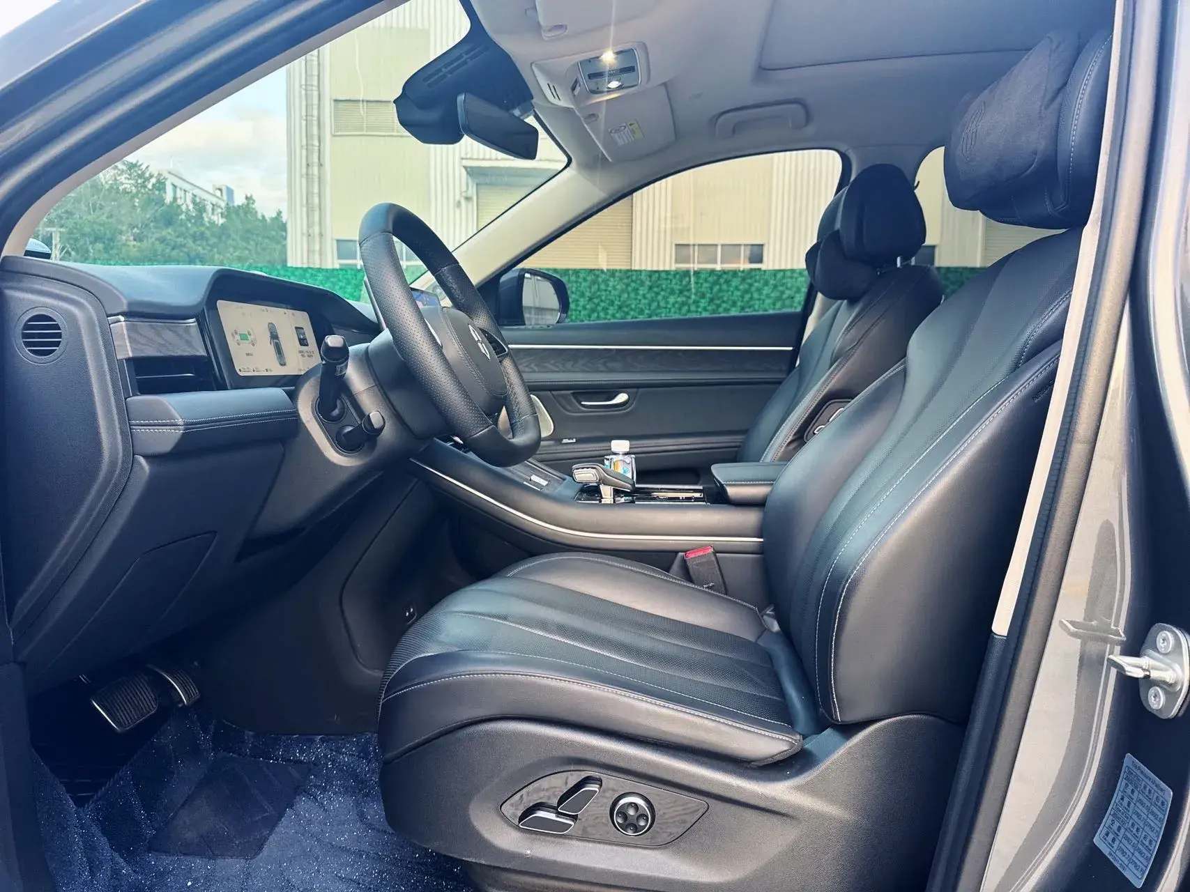 2022 AITO AITO thumbnail 4