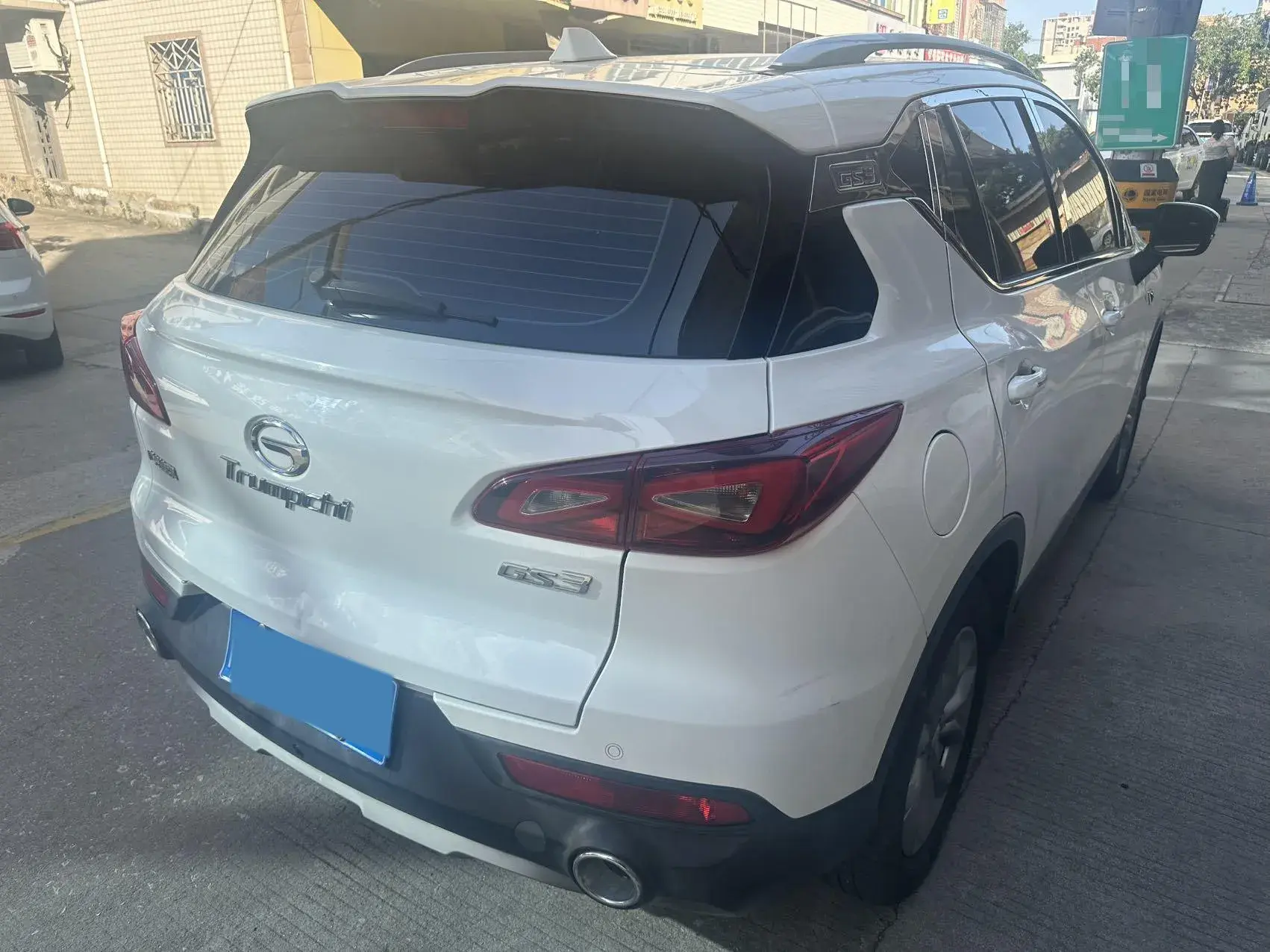 2017 GAC TRUMPCHI thumbnail 3