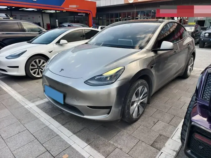 2022 TESLA MODEL view 1