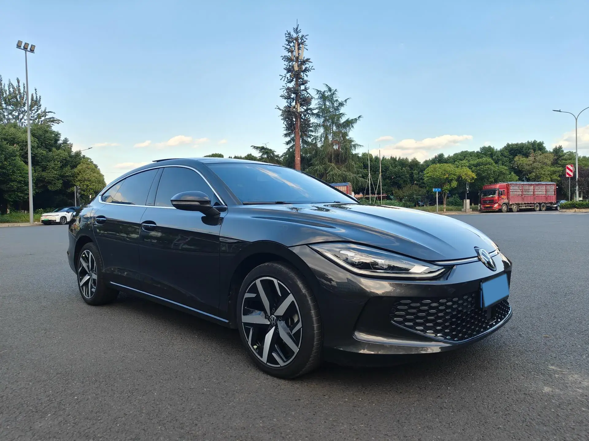 2022 VOLKSWAGEN LAMANDO thumbnail 3