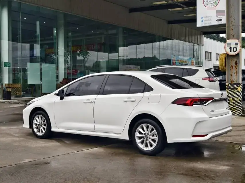 2021 TOYOTA COROLLA thumbnail 3