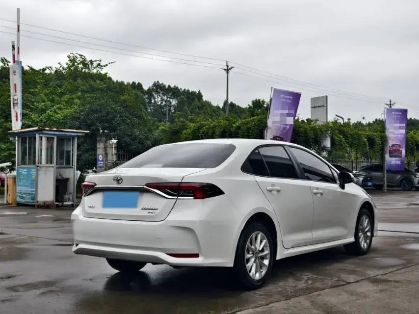 2021 TOYOTA COROLLA thumbnail 4