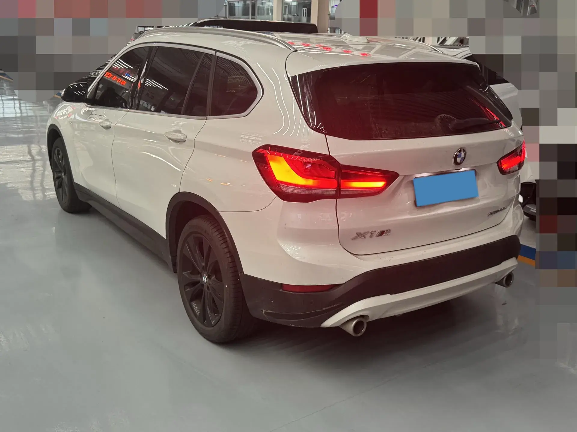 2021 BMW X1 thumbnail 4