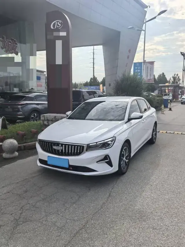 2025 GEELY EMGRAND view 1