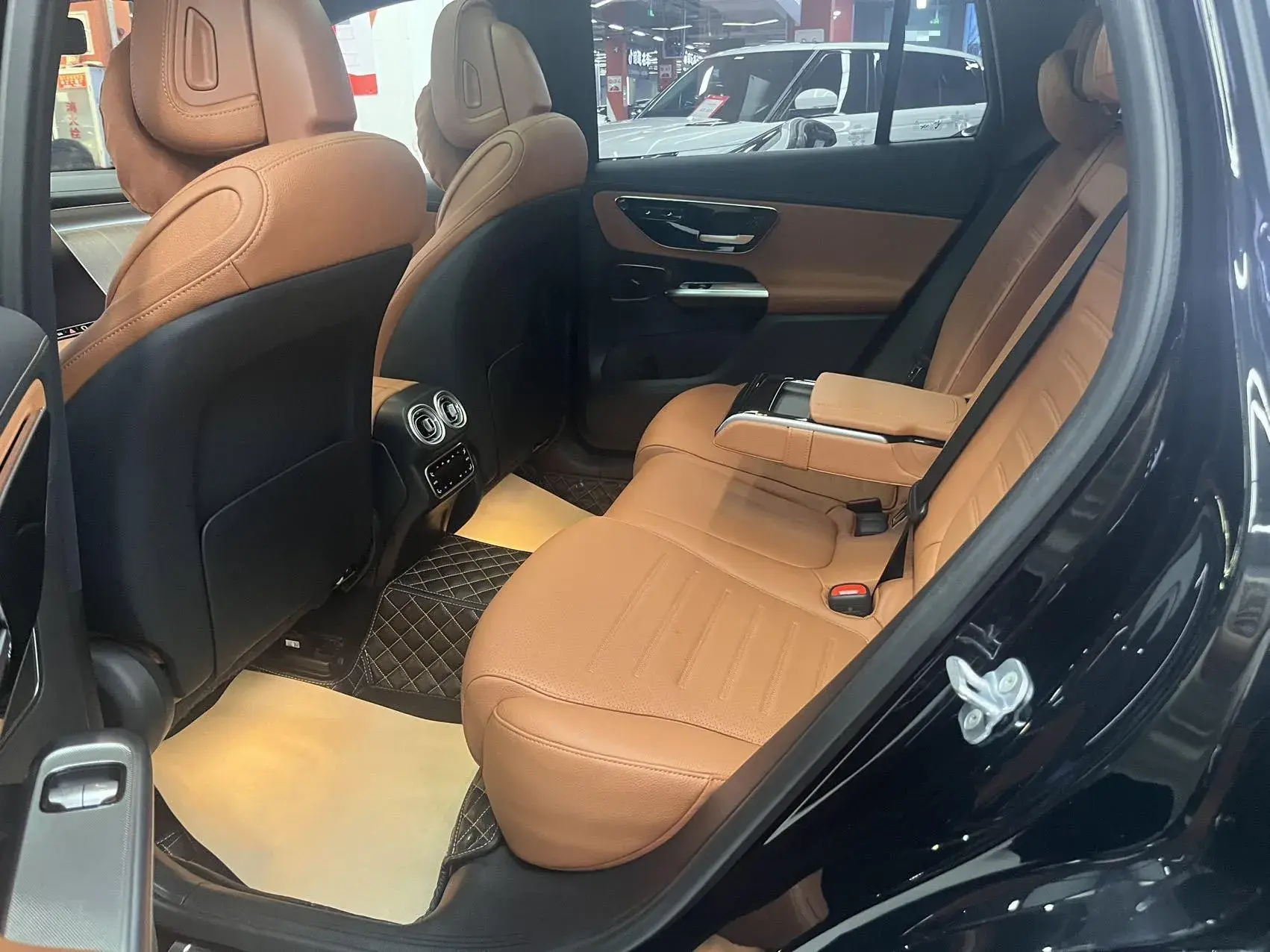 2023 MERCEDES-BENZ GLC thumbnail 3