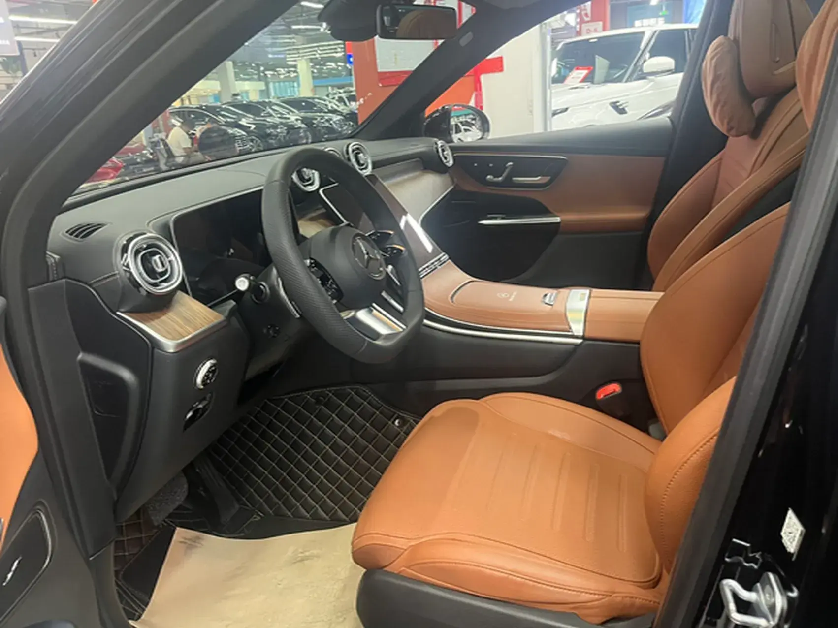 2023 MERCEDES-BENZ GLC thumbnail 2