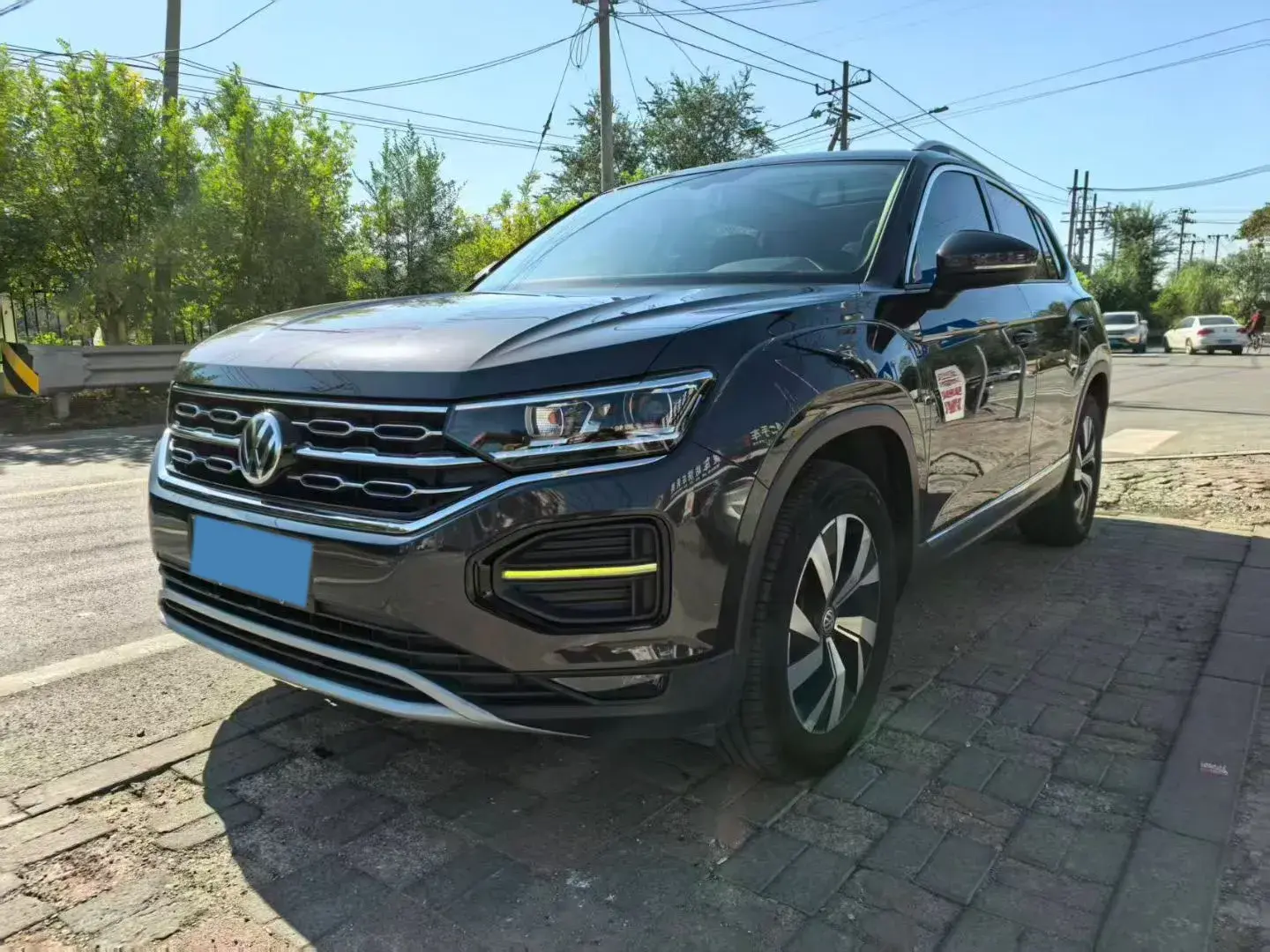 2019 VOLKSWAGEN TAYRON view 1