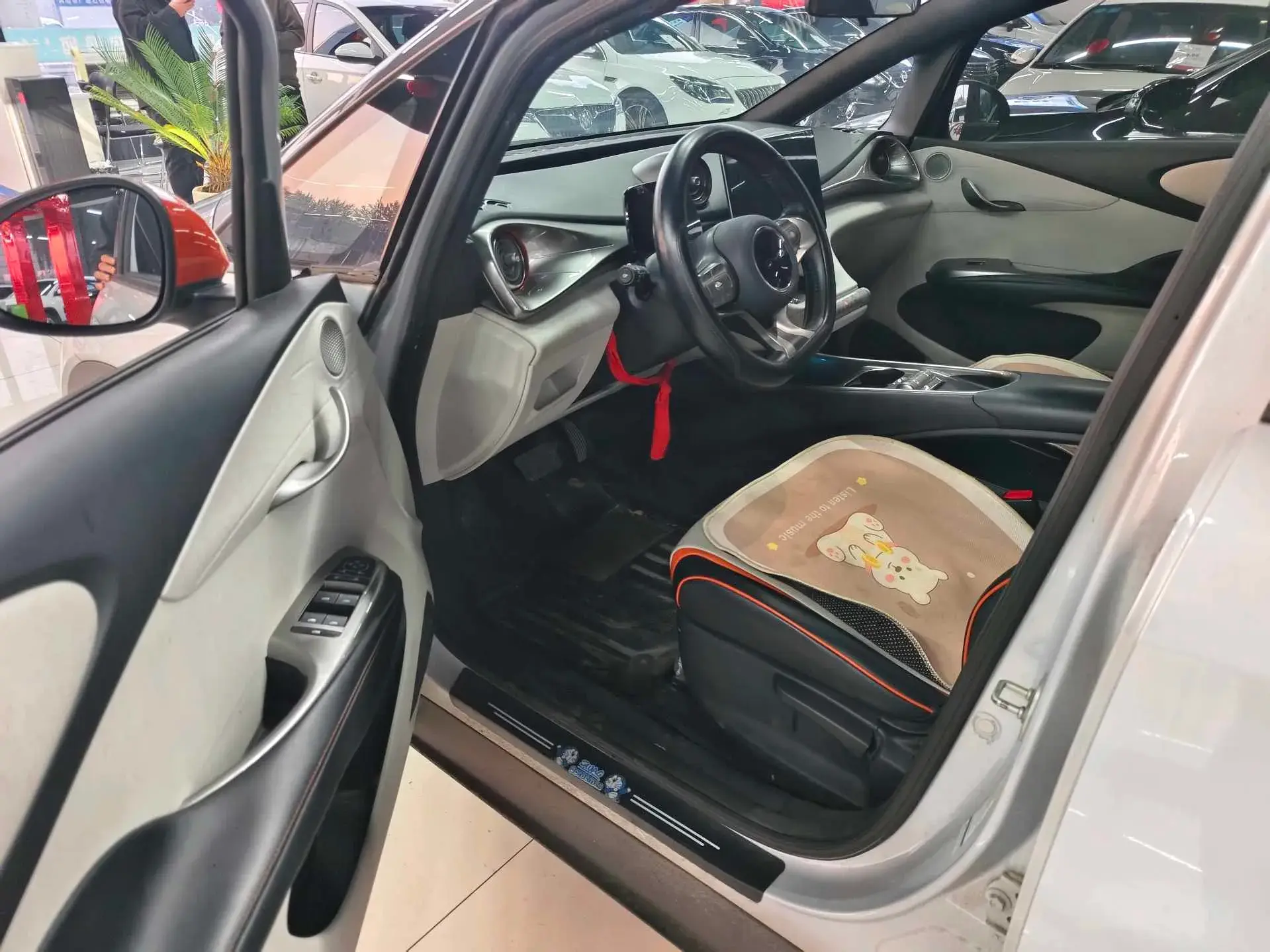 2023 BYD DOLPHIN thumbnail 2