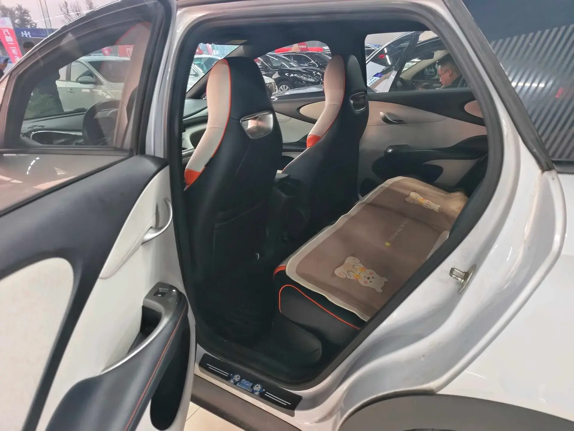 2023 BYD DOLPHIN thumbnail 3