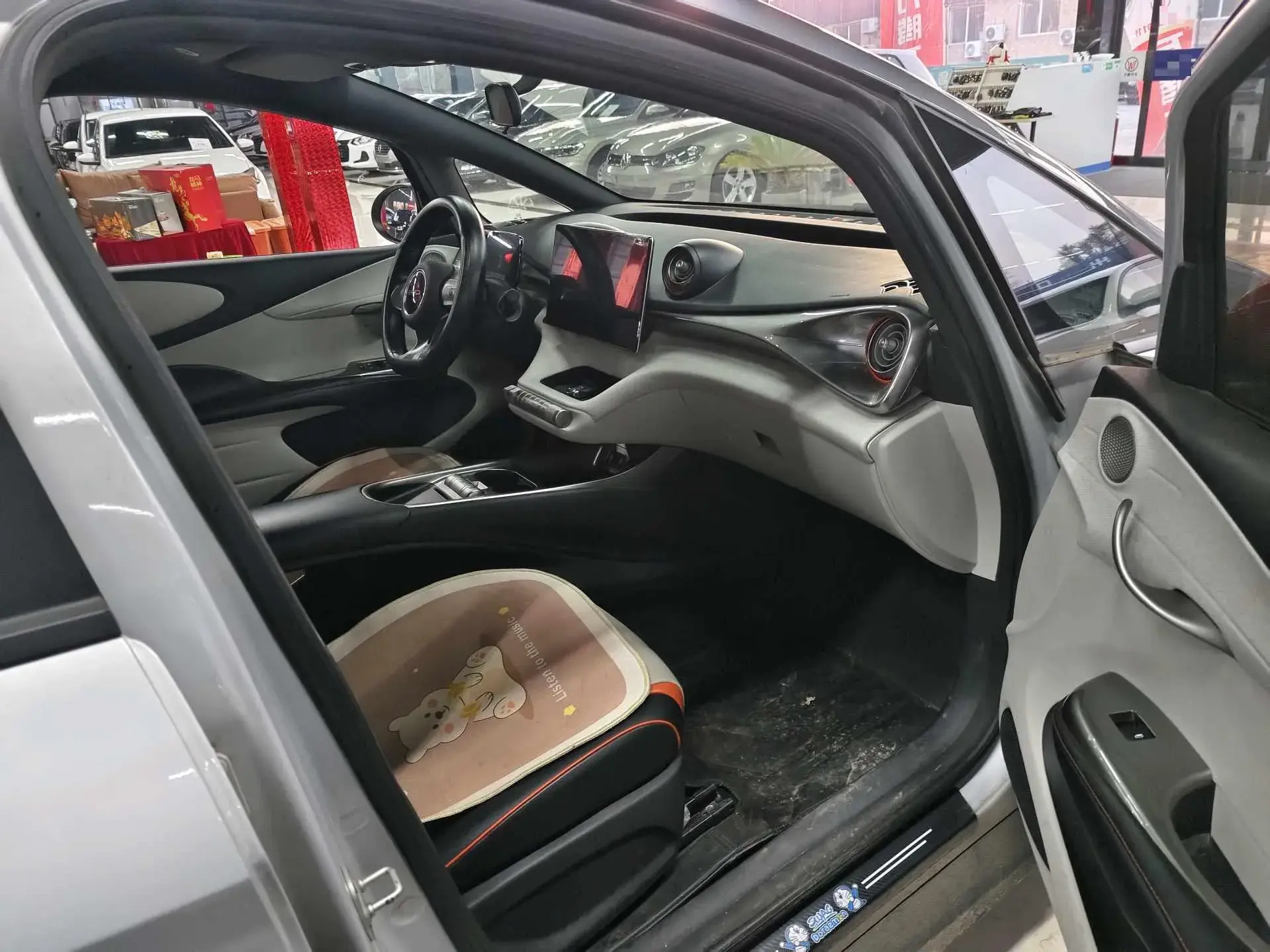 2023 BYD DOLPHIN thumbnail 4