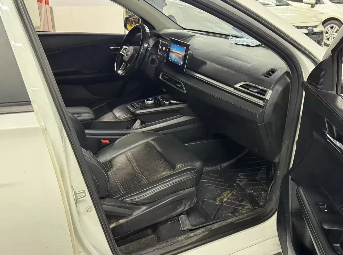 2021 BYD E3 thumbnail 4