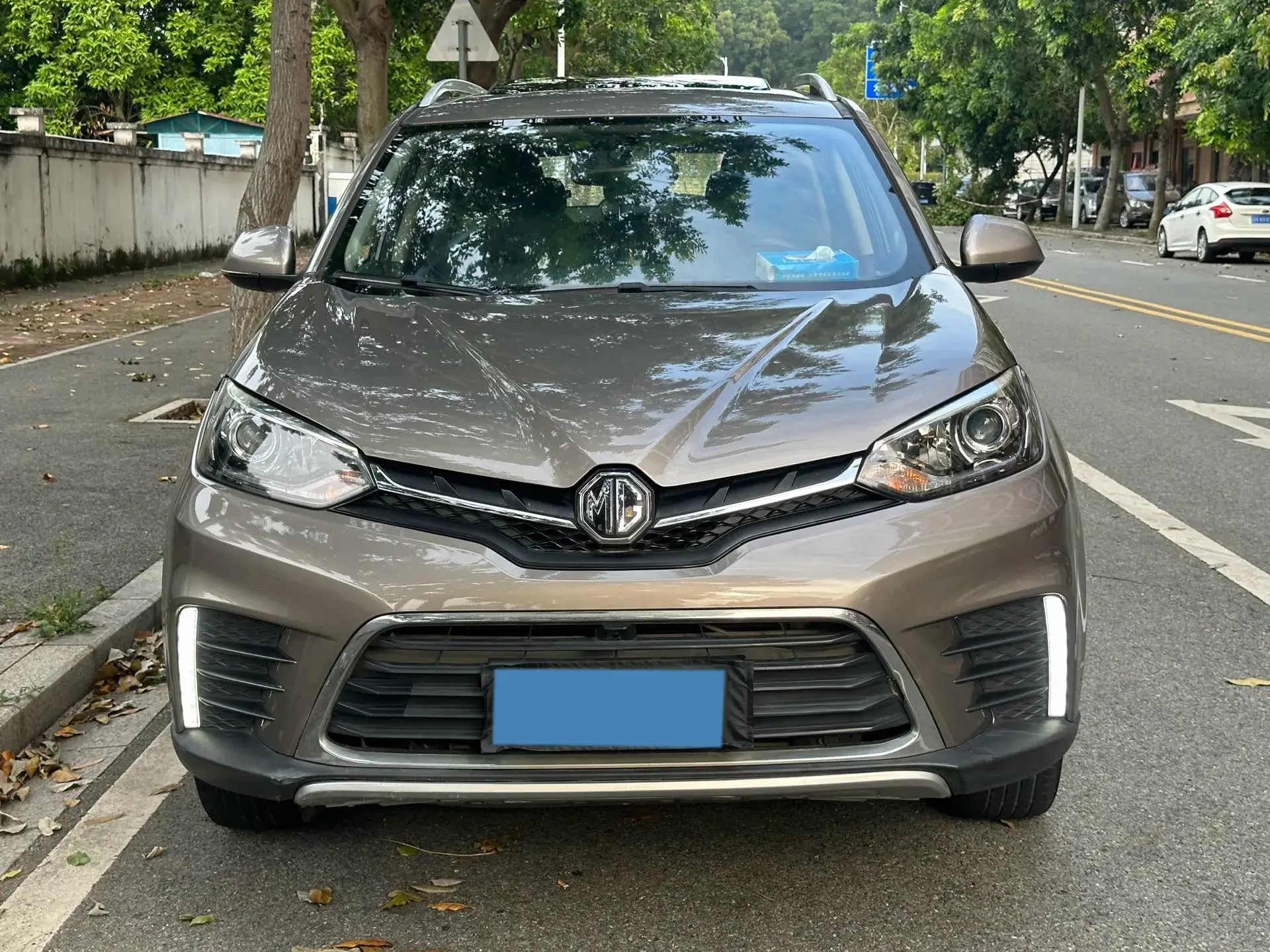 2017 MG GS thumbnail 2